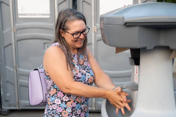 Best Luxury portable toilet rental  in Dundee, MI